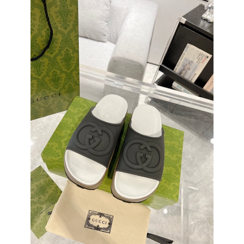 G*u*i slippers